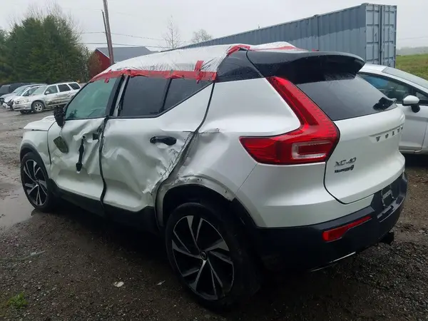YV4162UM3L2316669 2020 VOLVO XC40 - Image 2