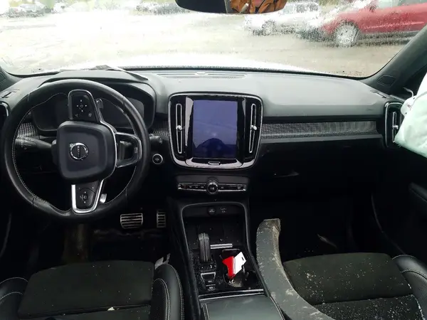 YV4162UM3L2316669 2020 VOLVO XC40 - Image 8