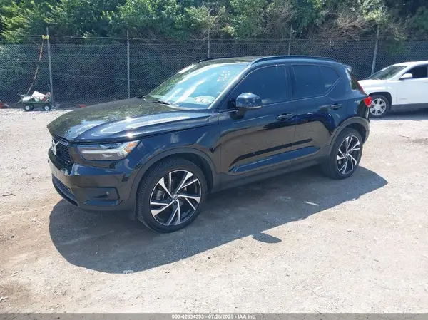 YV4162UM3L2318762 2020 VOLVO XC40 - Image 2