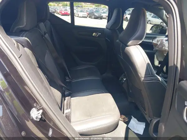 YV4162UM3L2318762 2020 VOLVO XC40 - Image 8