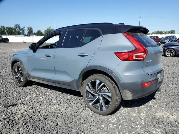 YV4162UM3M2466671 2021 VOLVO XC40 - Image 2