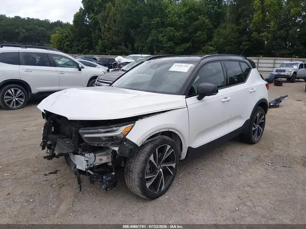 YV4162UM3M2467447 2021 VOLVO XC40 - Image 2
