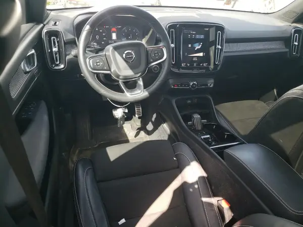 YV4162UM3M2502391 2021 VOLVO XC40 - Image 8