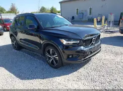 YV4162UM3M2576085 2021 VOLVO XC40