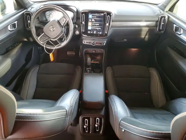 YV4162UM3M2589645 2021 VOLVO XC40 - Image 8