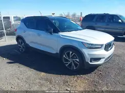 YV4162UM3N2646475 2022 VOLVO XC40