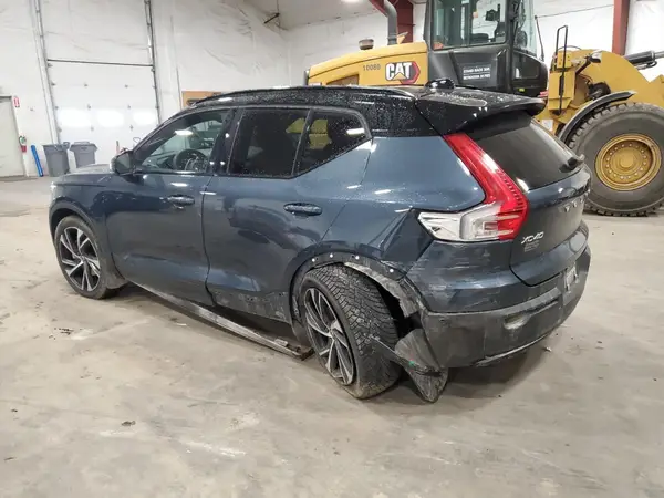 YV4162UM3N2732255 2022 VOLVO XC40 - Image 2