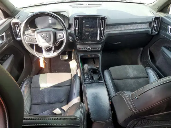 YV4162UM3N2757141 2022 VOLVO XC40 - Image 8