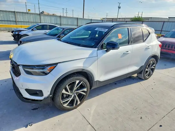 YV4162UM3N2772920 2022 VOLVO XC40 - Image 1