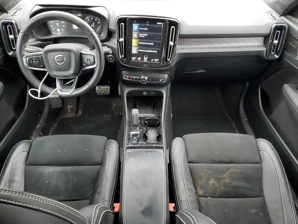 YV4162UM3N2789930 2022 VOLVO XC40 - Image 8