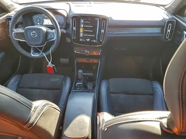 YV4162UM4K2045622 2019 VOLVO XC40 - Image 8