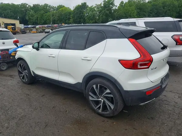YV4162UM4K2070102 2019 VOLVO XC40 - Image 2