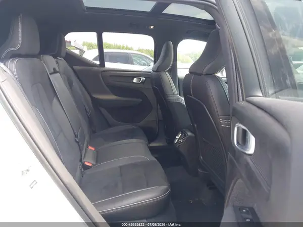 YV4162UM4K2094299 2019 VOLVO XC40 - Image 8