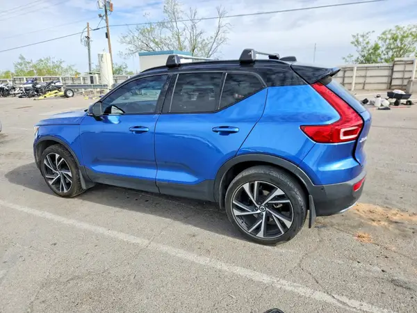 YV4162UM4K2094612 2019 VOLVO XC40 - Image 2