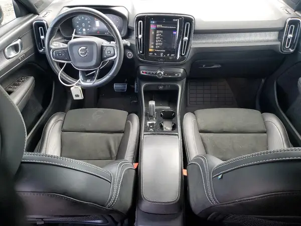 YV4162UM4K2106905 2019 VOLVO XC40 - Image 8
