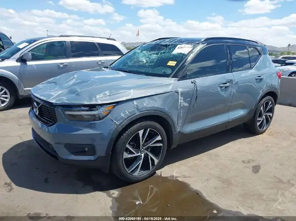YV4162UM4L2203295 2020 VOLVO XC40 - Image 2