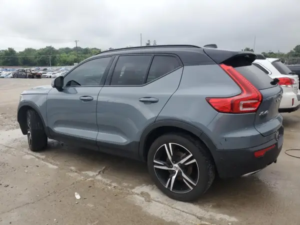 YV4162UM4L2337658 2020 VOLVO XC40 - Image 2