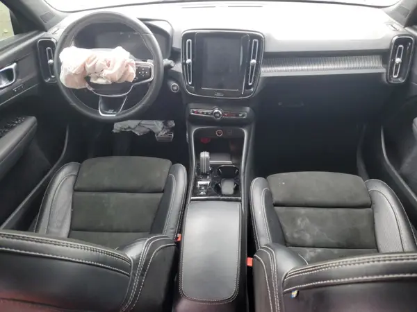 YV4162UM4L2337658 2020 VOLVO XC40 - Image 8