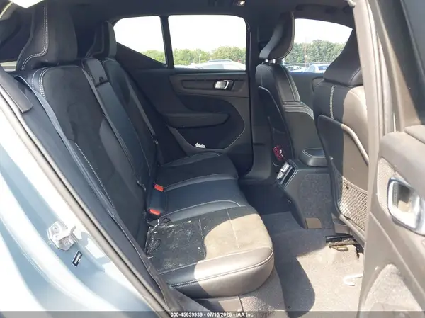 YV4162UM4M2426129 2021 VOLVO XC40 - Image 8