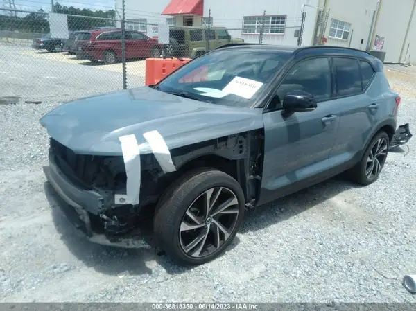 YV4162UM4M2488789 2021 VOLVO XC40 - Image 2