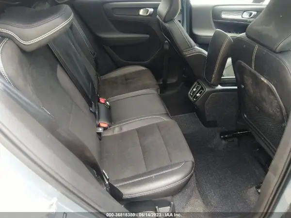 YV4162UM4M2488789 2021 VOLVO XC40 - Image 8