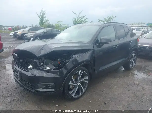 YV4162UM4M2582977 2021 VOLVO XC40 - Image 2
