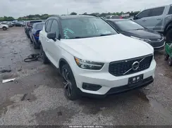 YV4162UM4N2725637 2022 VOLVO XC40