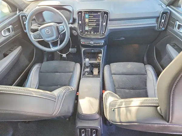 YV4162UM4N2779567 2022 VOLVO XC40 - Image 8