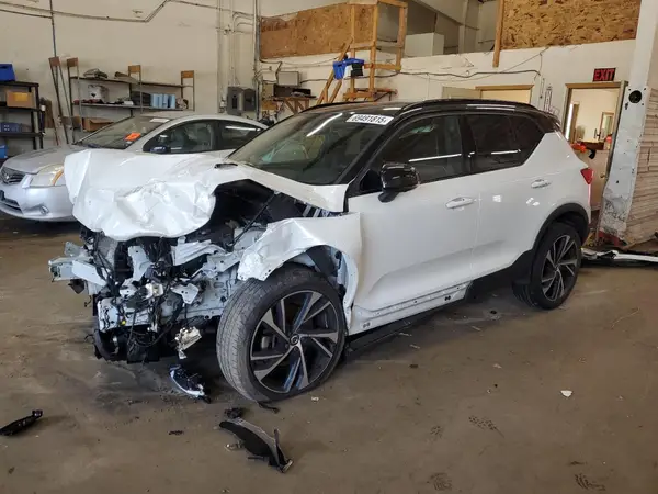 YV4162UM5K2047993 2019 VOLVO XC40 - Image 1