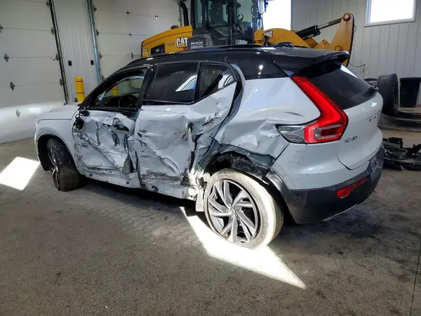 YV4162UM5K2057519 2019 VOLVO XC40 - Image 2
