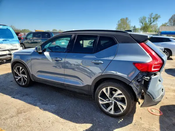 YV4162UM5L2183882 2020 VOLVO XC40 - Image 2