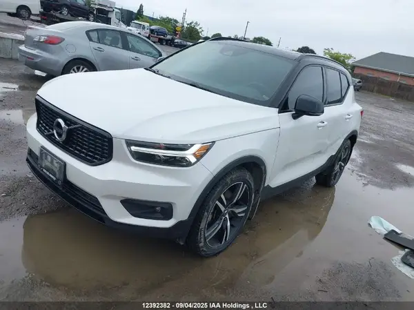 YV4162UM5L2251159 2020 VOLVO XC40 - Image 2