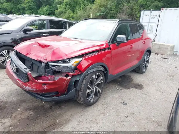 YV4162UM5M2416628 2021 VOLVO XC40 - Image 2