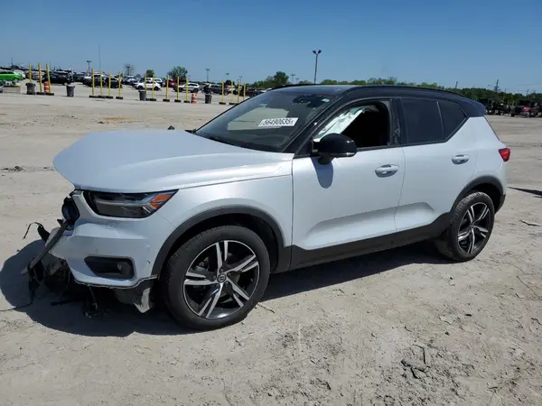 YV4162UM5M2433137 2021 VOLVO XC40 - Image 1