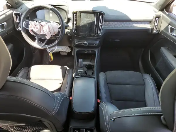 YV4162UM5M2433137 2021 VOLVO XC40 - Image 8