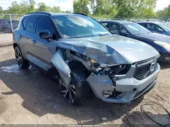 YV4162UM5M2470656 2021 VOLVO XC40