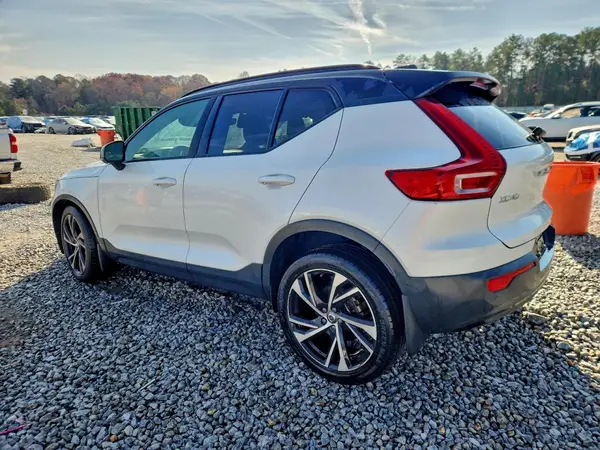 YV4162UM5M2472293 2021 VOLVO XC40 - Image 2