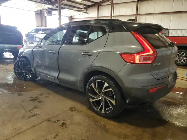 YV4162UM5M2579019 2021 VOLVO XC40 - Image 2