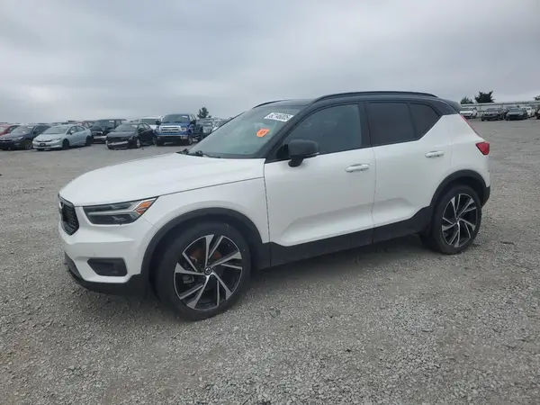YV4162UM5M2589145 2021 VOLVO XC40 - Image 1
