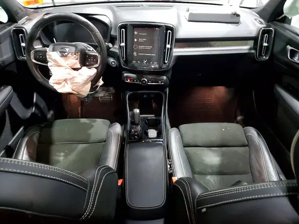 YV4162UM5M261761 2021 VOLVO XC40 - Image 8