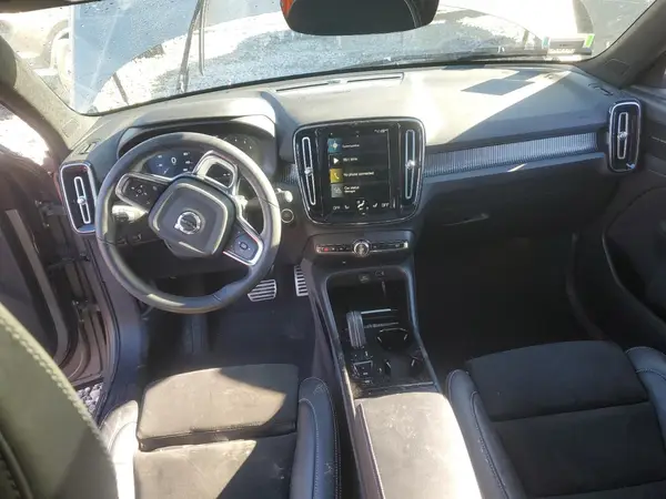 YV4162UM5N2647322 2022 VOLVO XC40 - Image 8