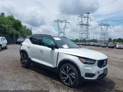 YV4162UM5N2663536 2022 VOLVO XC40