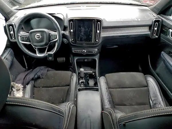 YV4162UM5N2731804 2022 VOLVO XC40 - Image 8