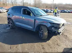 YV4162UM5N2780680 2022 VOLVO XC40