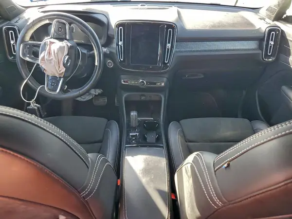 YV4162UM6K2111992 2019 VOLVO XC40 - Image 8