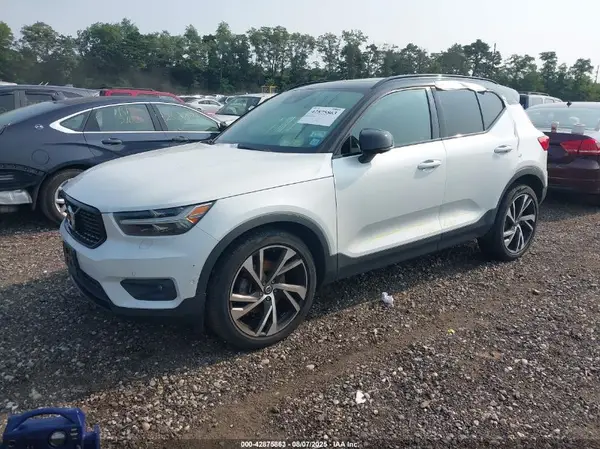 YV4162UM6K2119283 2019 VOLVO XC40 - Image 2