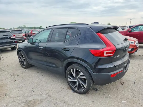 YV4162UM6K2129392 2019 VOLVO XC40 - Image 2