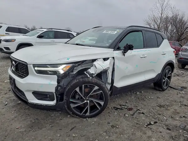 YV4162UM6L2204223 2020 VOLVO XC40 - Image 1