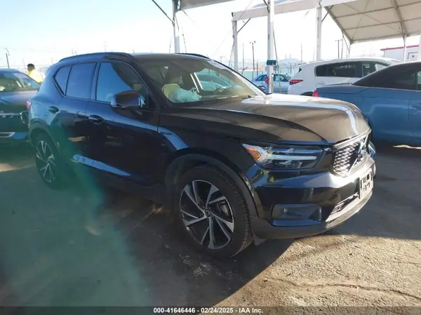 YV4162UM6L2224973 2020 VOLVO XC40 - Image 1