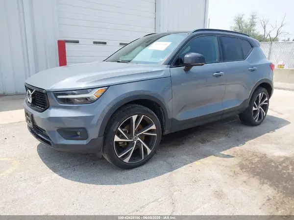 YV4162UM6L2252580 2020 VOLVO XC40 - Image 2